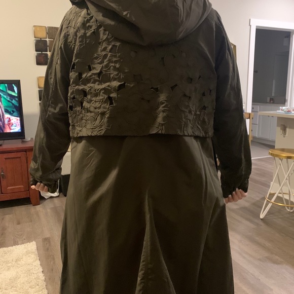 Women’s Lululemon coat size 6 - Picture 5 of 5